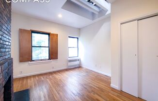 157 E 3 ST