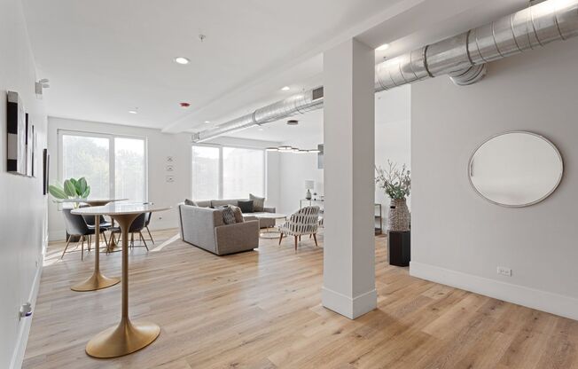 1 bed, 1 bath, 486 sqft, $1,950, Unit 208