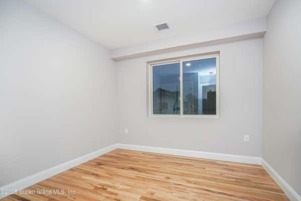 17 AULTMAN AVE