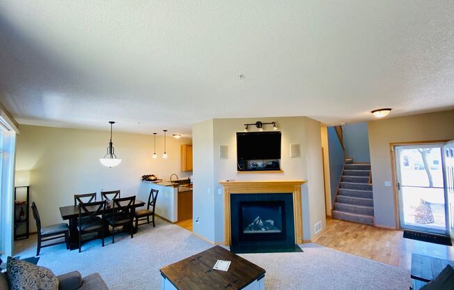 Plymouth 3Br 3 bath Townhome with Wetland views!