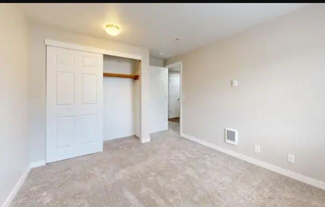 2 beds, 1 bath, 858 sqft, $1,795