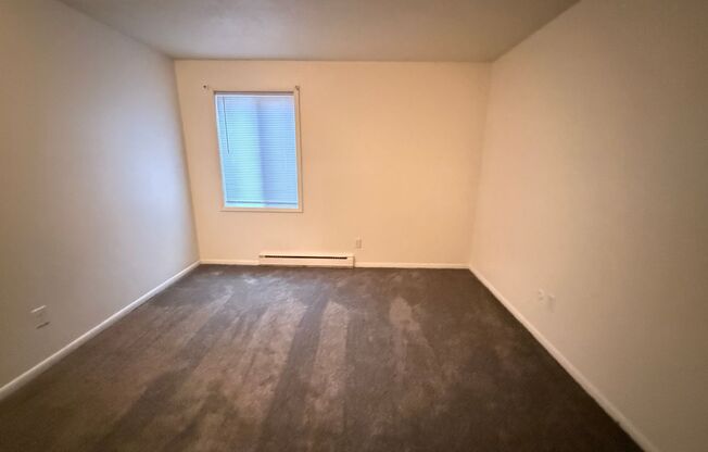 1 bed, 1 bath, 650 sqft, $700, Unit Apt #104