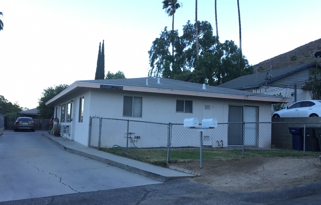 2 beds, 1 bath, $1,200