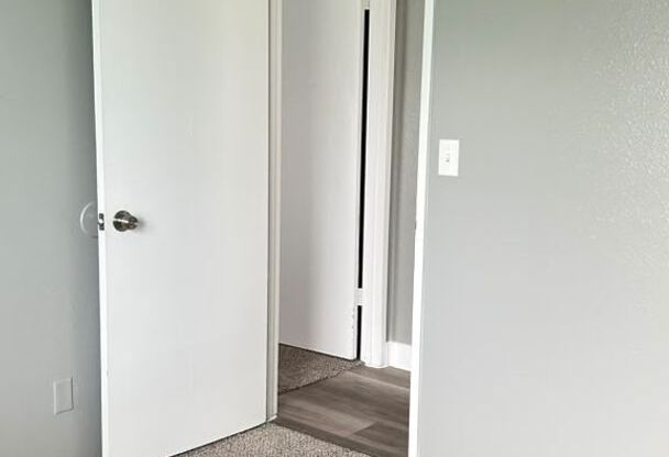 3 beds, 1 bath, 945 sqft, $1,600, Unit 1326 L1