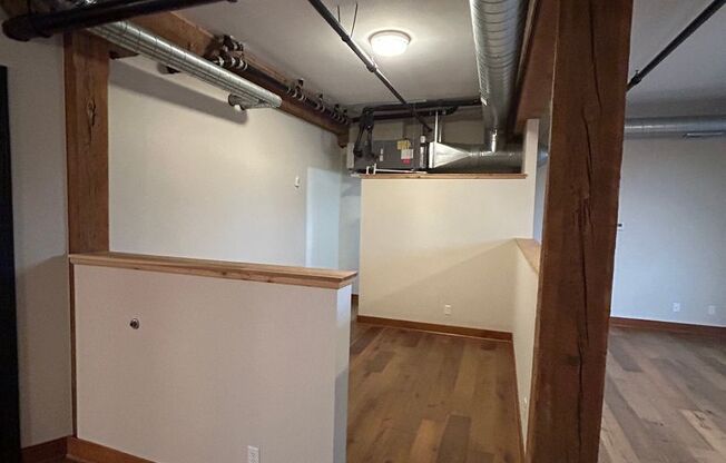 1 bed, 1 bath, 1,005 sqft, $1,695, Unit 203