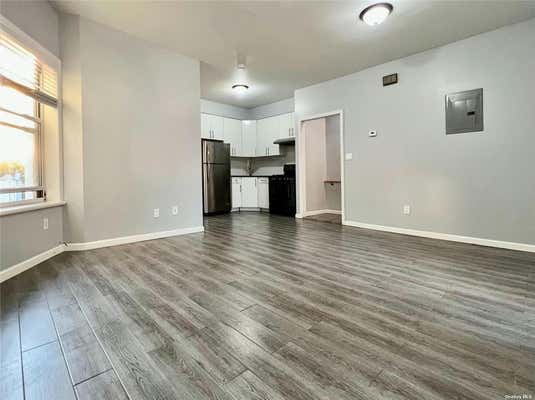 3 beds, 2 baths, $3,350, Unit 2FL