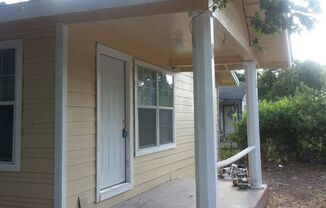 2 beds, 1 bath, 998 sqft, $950