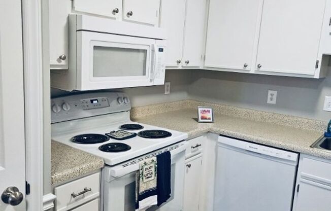 2 beds, 2 baths, 1,020 sqft, $1,195, Unit 1413