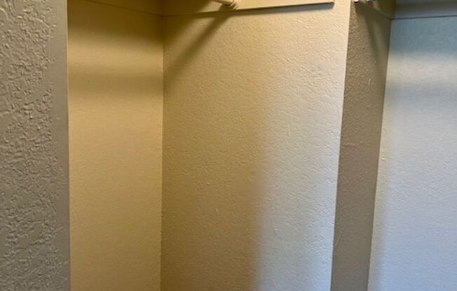 1 bed, 1 bath, 700 sqft, $1,500, Unit 90