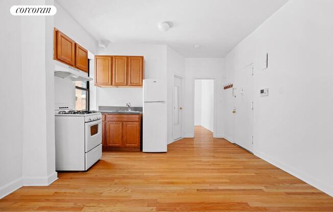 311 E 3 ST