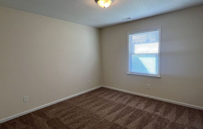 2 beds, 1 bath, $895