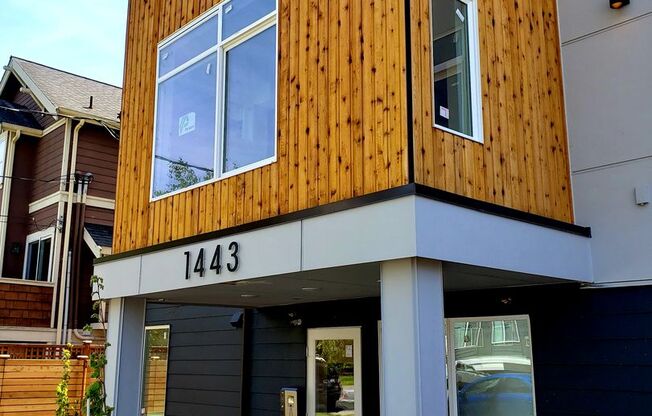 Studio, 1 bath, 224 sqft, $1,095, Unit 205