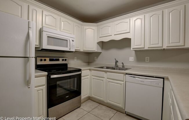 2 beds, 2 baths, 1,050 sqft, $1,500, Unit Unit 6