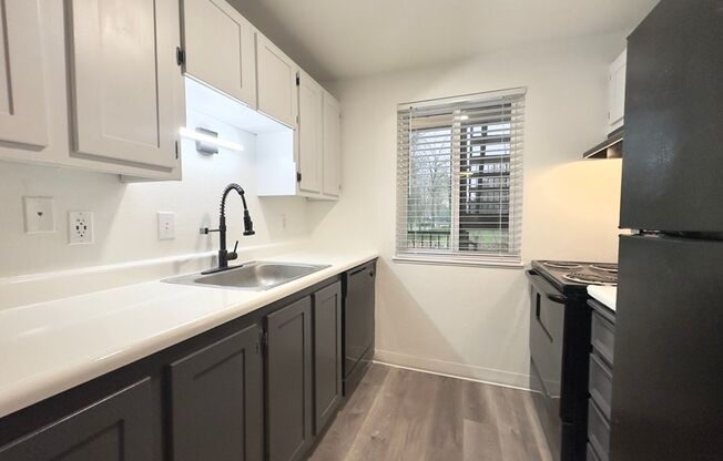 2 beds, 1 bath, 803 sqft, $1,550, Unit 92