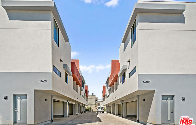 14403 Tiara St Apt 5
