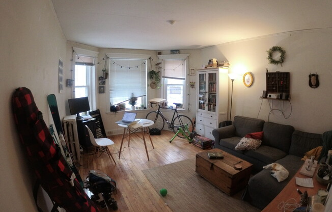1 bed, 1 bath, $2,400, Unit 12