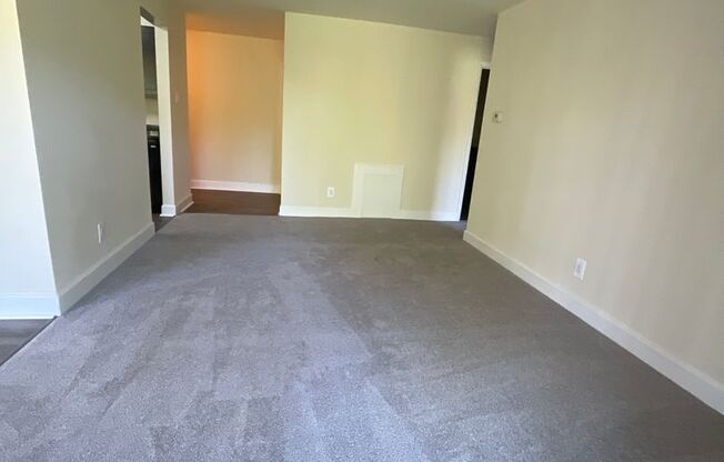2 beds, 2 baths, 1,000 sqft, $1,900, Unit 14227 #302