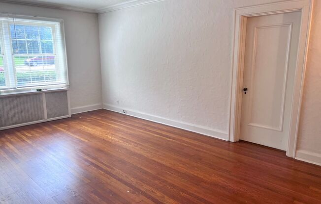 2 beds, 1 bath, 1,050 sqft, $1,695, Unit 01