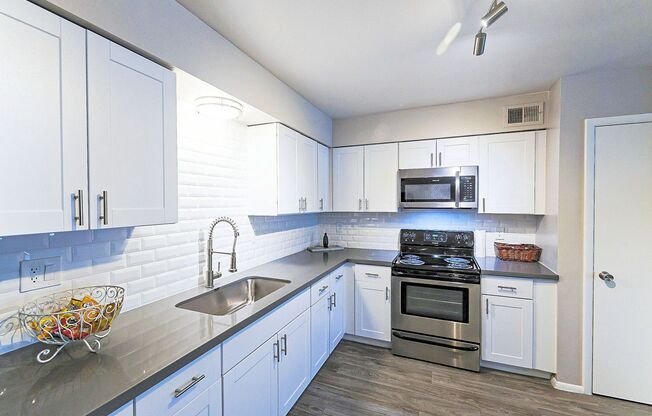 1 bed, 1 bath, 820 sqft, $1,299, Unit W209
