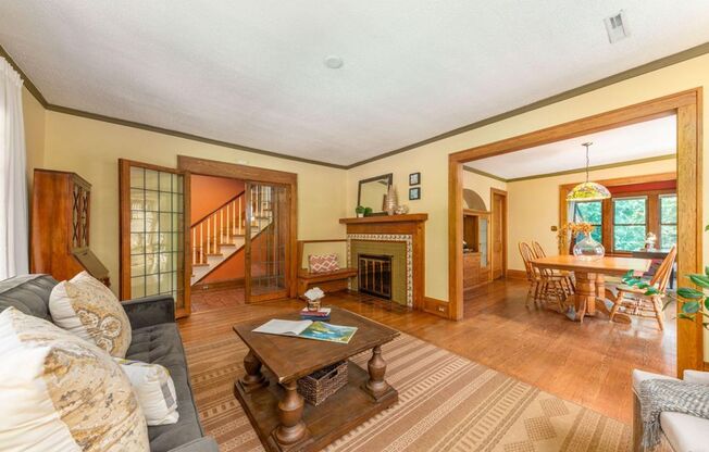 Beautiful 3 Bedroom House in Ideal Wauwatosa Location!