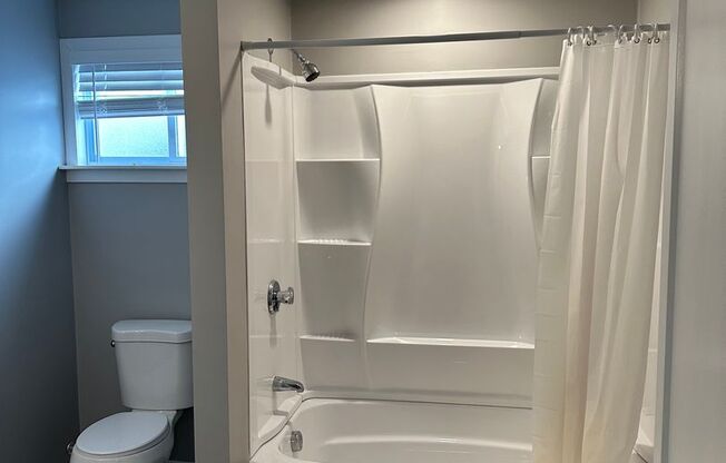 Studio, 1 bath, 300 sqft, $1,599, Unit 24 Monarch Way Apt 107