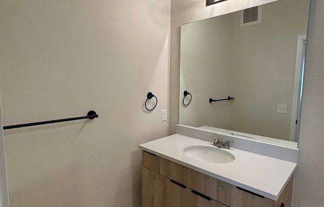 2 beds, 2 baths, 720 sqft, $1,799, Unit 820 #308