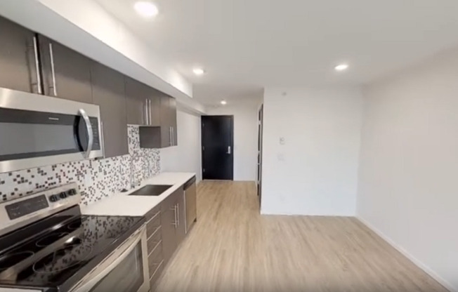 Studio, 1 bath, 272 sqft, $1,290, Unit 411