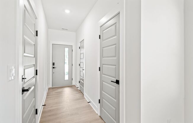 Bright & Modern New Construction Townhome in Westerly Hills