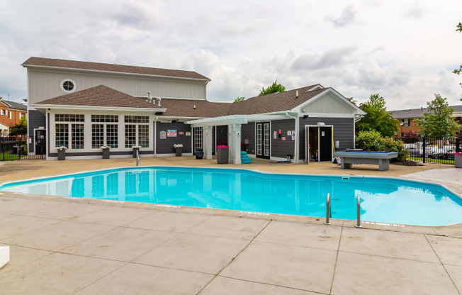 Outdoor Swimming Pool  at Heritage Apartments, Ohio
