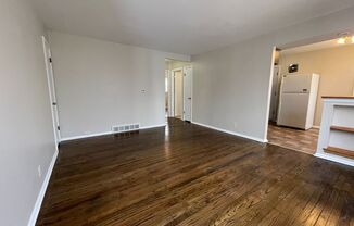 2 beds, 1 bath, 900 sqft, $875, Unit 2