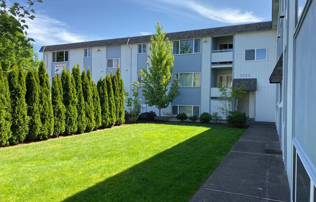Aquarius Apartments