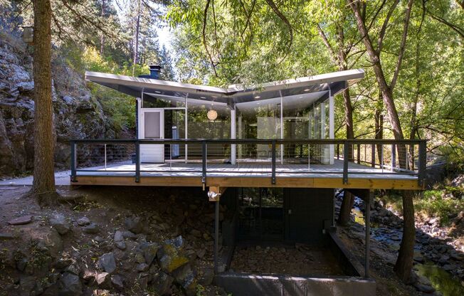 INCREDIBLE Mountain Home! 3BD/1BA- Available July 15th!