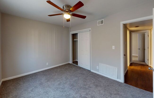 2 beds, 1 bath, 864 sqft, $920