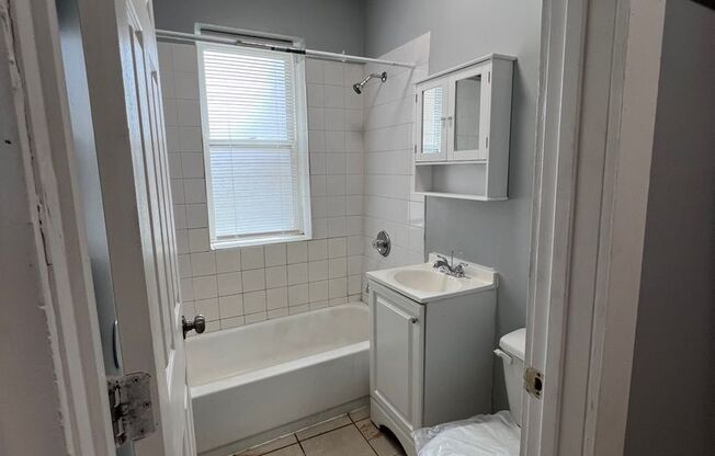 1 bed, 1 bath, 420 sqft, $1,250