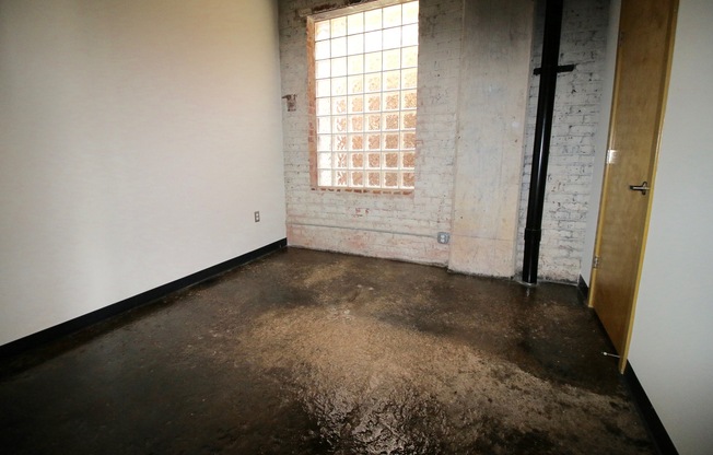 2 beds, 1 bath, 929 sqft, $1,595, Unit APT 2A