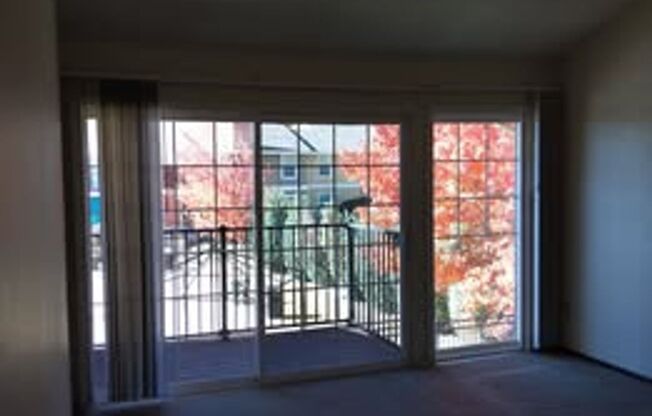 2 beds, 1 bath, 885 sqft, $1,075, Unit 3682B  Building # 5