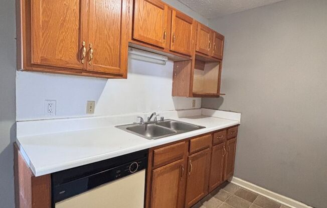 1 bed, 1 bath, 560 sqft, $725, Unit G50