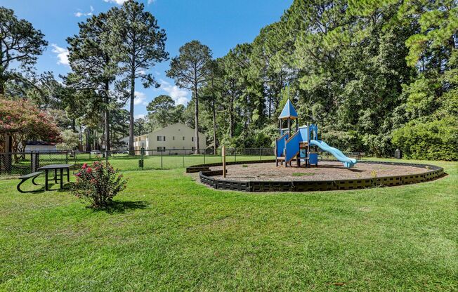 3 beds, 2 baths, 990 sqft, $1,200, Unit 06D