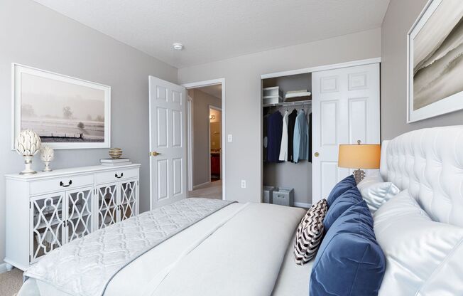 2 beds, 1 bath, 982 sqft, $1,369, Unit 336
