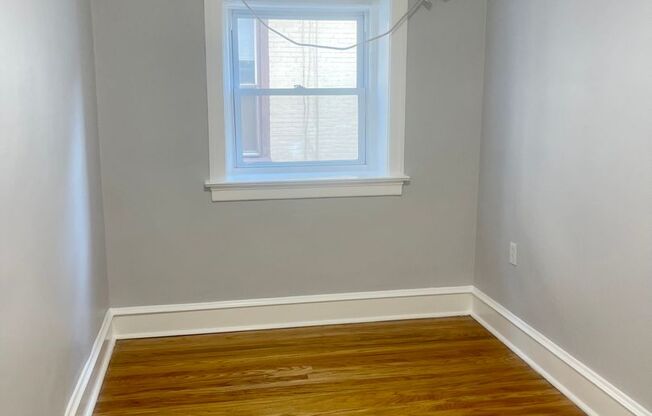 2 beds, 1 bath, 600 sqft, $1,350, Unit 1J