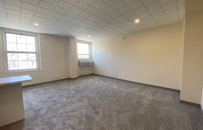 Studio, 1 bath, $865, Unit 392