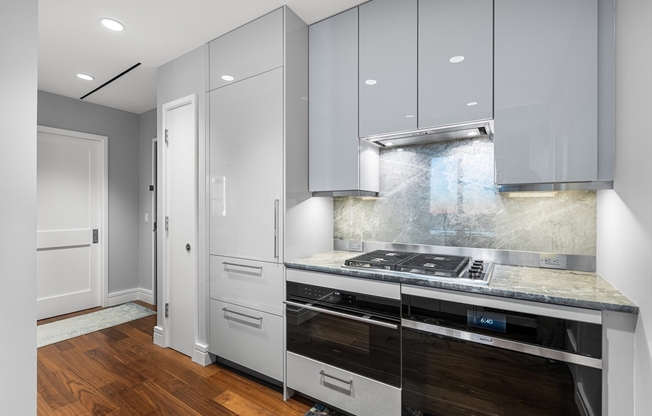 1 bed, 1.5 baths, 876 sqft, $9,800, Unit 3306