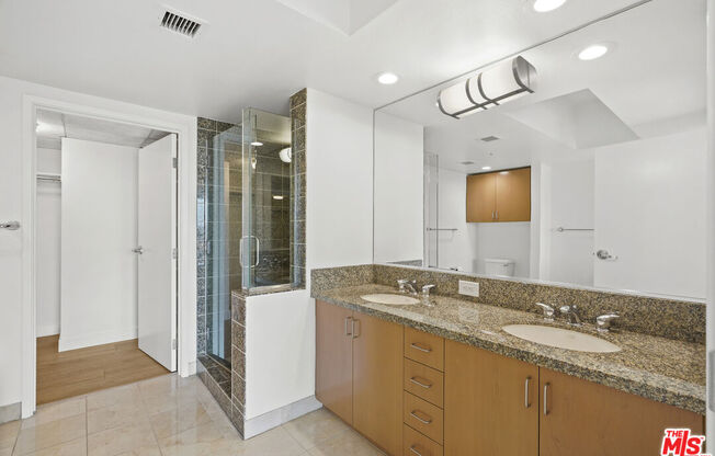 1 bed, 1.5 baths, 997 sqft, $4,450, Unit 610