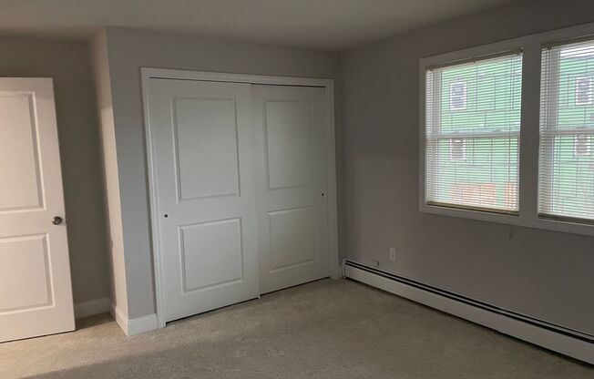 1 bed, 1 bath, 800 sqft, $1,300, Unit 11