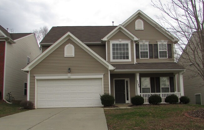 Large Home With Double Car Garage in Catawba Hills