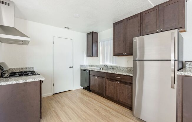 2 beds, 1 bath, 890 sqft, $2,129, Unit 202