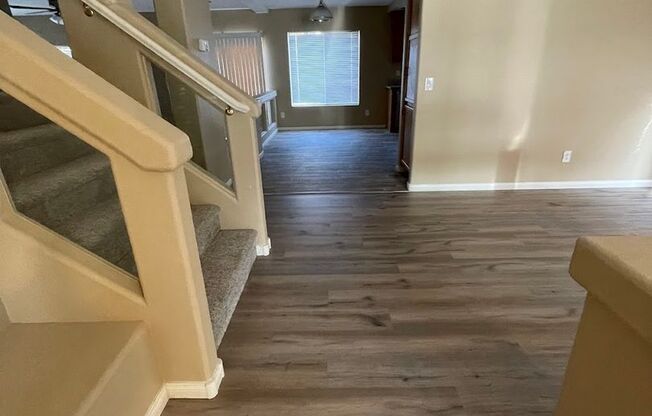 Silverado Ranch - 2 story - Spacious 4 bedroom Home with Upstairs Loft