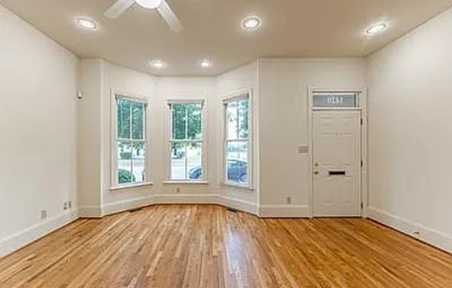 Beautiful 3bd 3bath home!