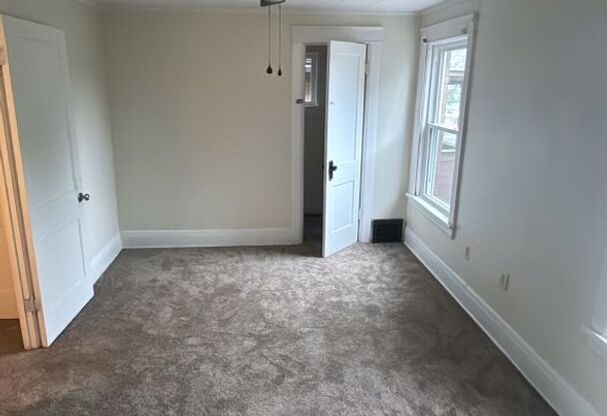 3 beds, 1 bath, $1,650