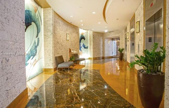 1 bed, 2 baths, 878 sqft, $3,500, Unit 801 Brickell Key Blvd # 907